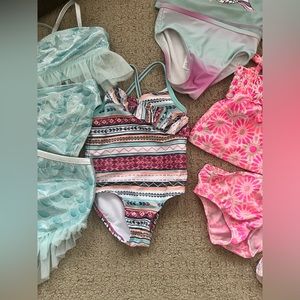 Toddler size 2T swimsuits 🤗
